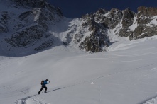 The start of the skin track below the Col